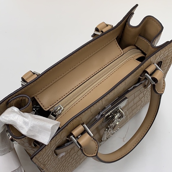 MICHAEL KORS
Hamilton Small Crocodile Embossed Faux Leather Satchel
Camel
NWT - Picture 8 of 16